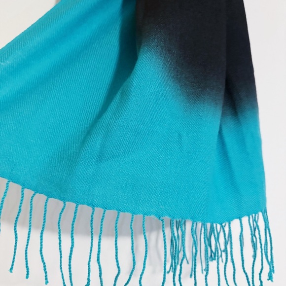 Nordstrom - Cashmere and Wool Ombre Teal and Dark Gray Scarf - Picture 4 of 4